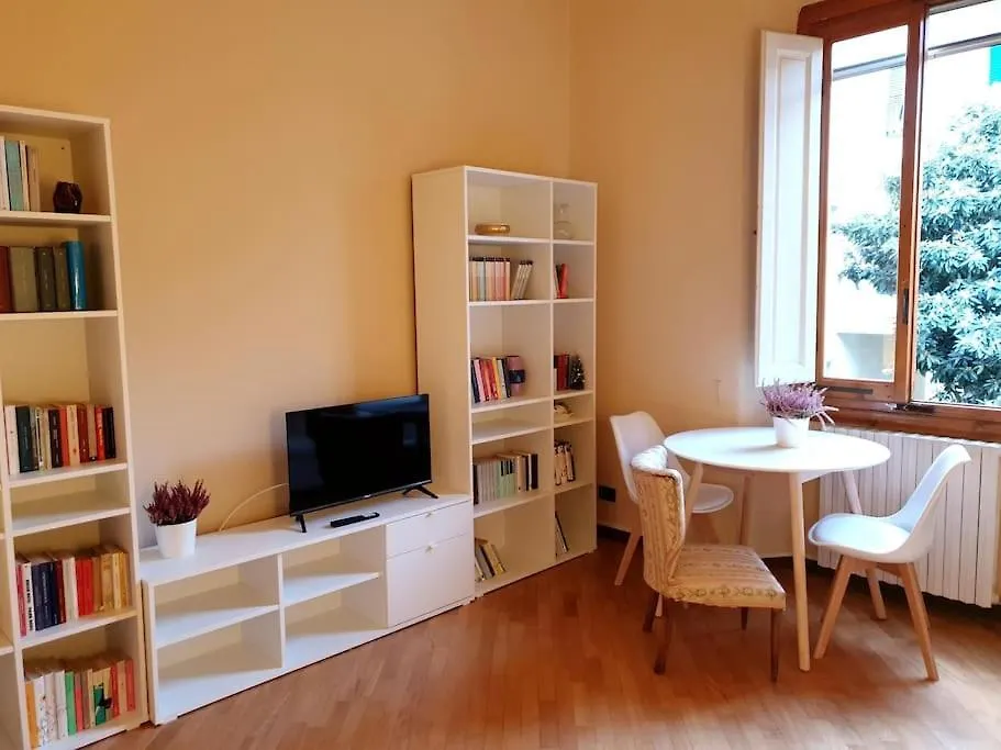 Celeste Apartment-San Frediano Florence 0*,